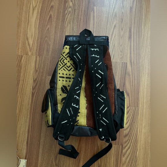 Backpack - Picture 6 of 7